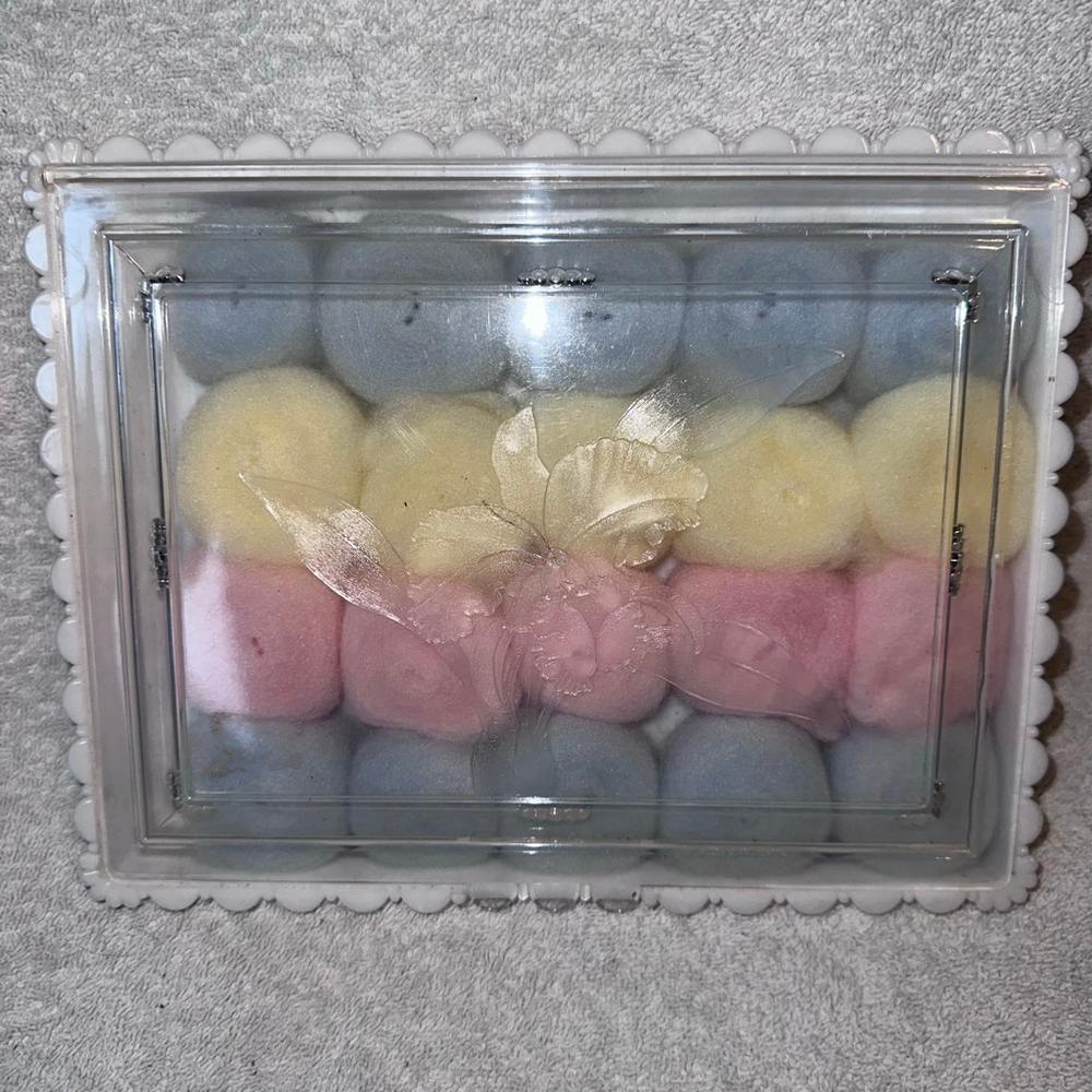 Vintage Plastic Vanity Box Bathroom Or Make Up Storage Clear Lid Iris Flower